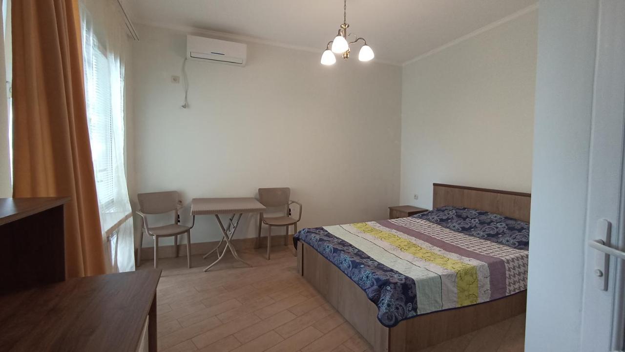 Guest House Karla Kobuleti ภายนอก รูปภาพ
