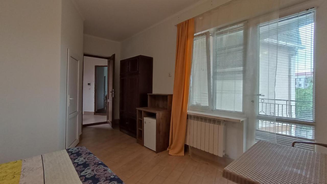 Guest House Karla Kobuleti ภายนอก รูปภาพ